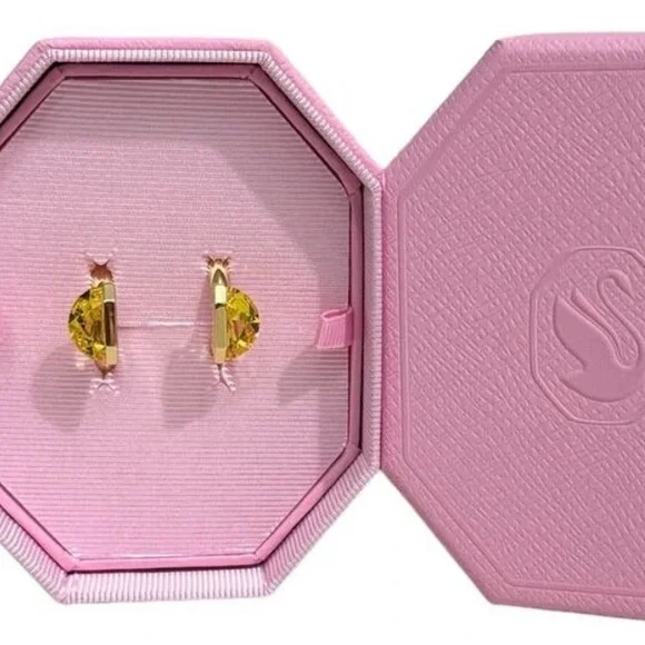 New SWAROVSKI Lucent ring Magnetic closure